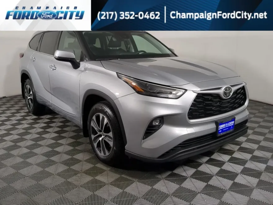 2022 Toyota Highlander XLE photo 1