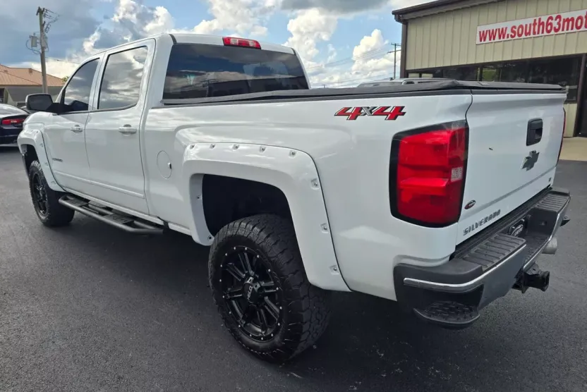 2018 Chevrolet Silverado 2500HD LT photo 1