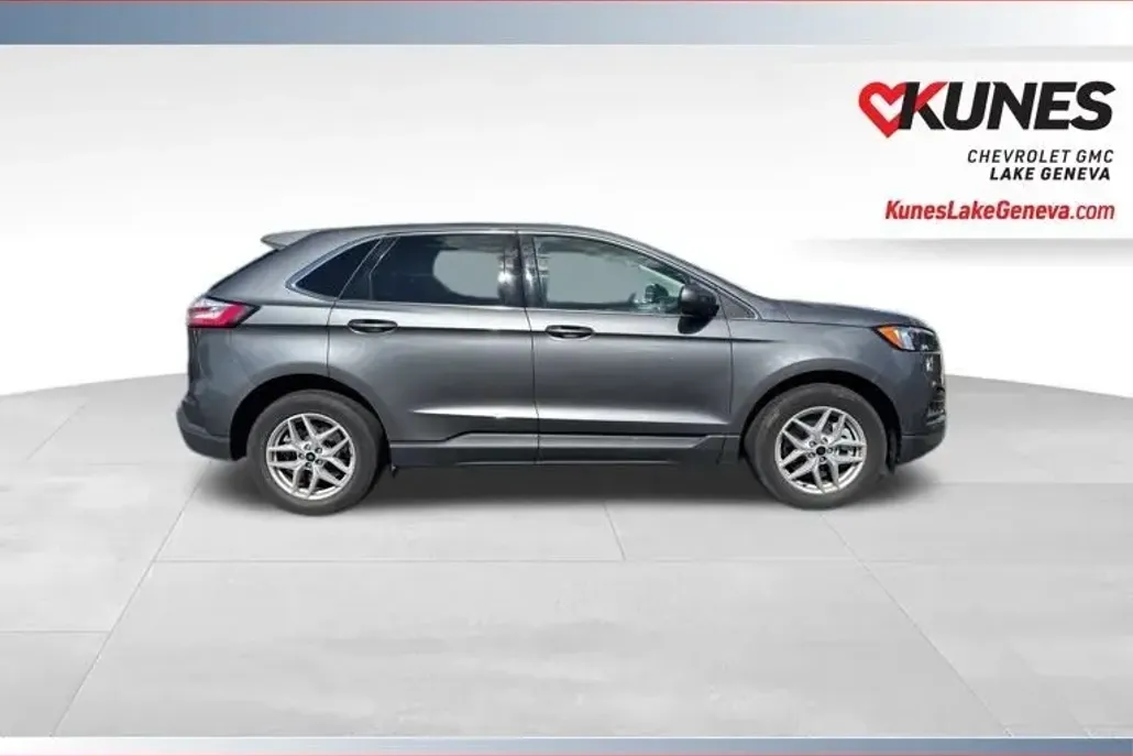 2024 Ford Edge SEL photo 1