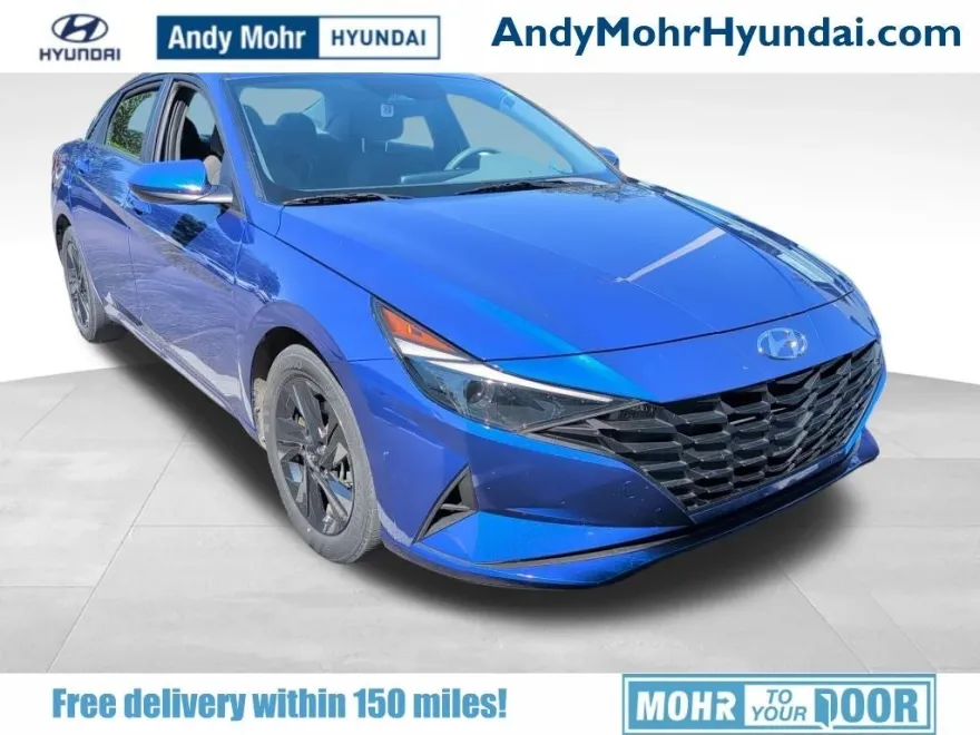 2023 Hyundai Elantra SEL photo 1