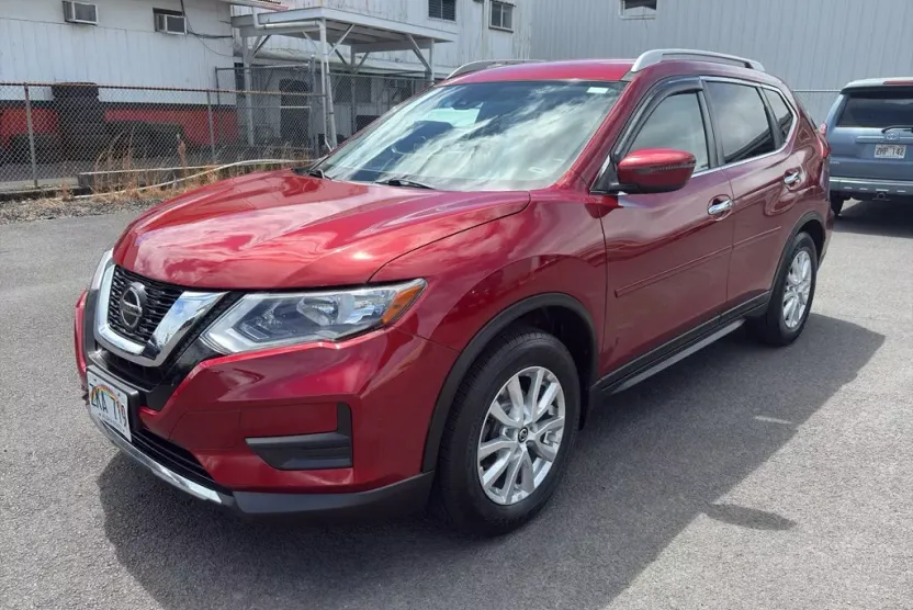 2019 Nissan Rogue SV photo 1