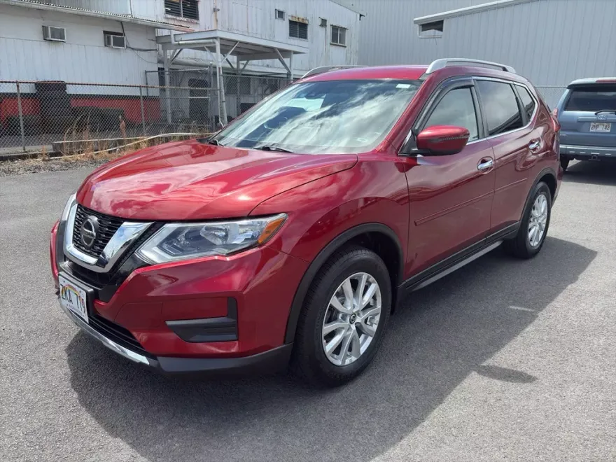 2019 Nissan Rogue SV photo 1