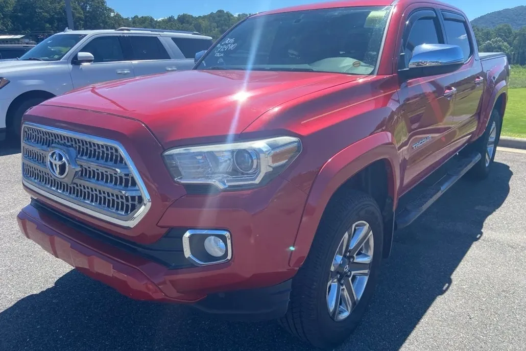 2016 Toyota Tacoma SR V6 photo 1