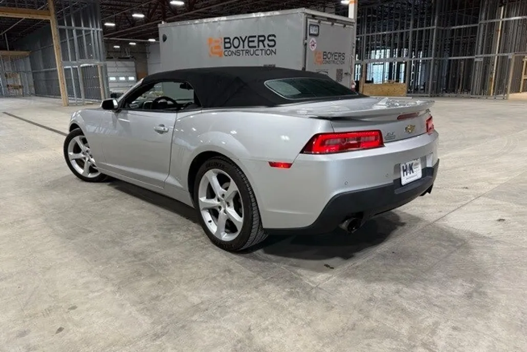 2015 Chevrolet Camaro 1LT photo 1
