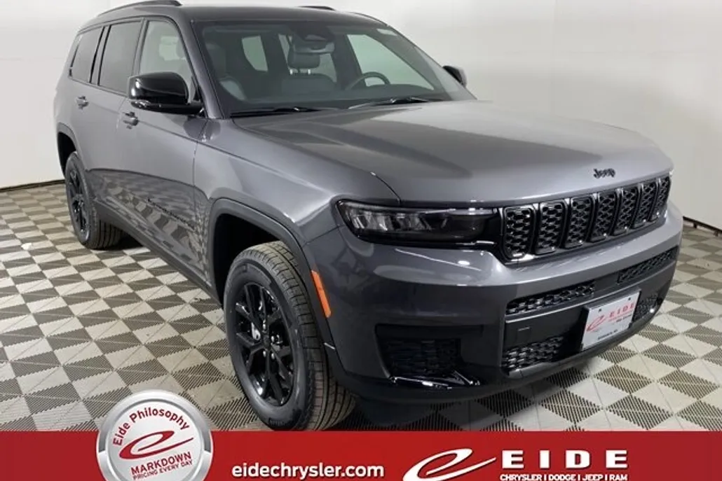 2025 Jeep Grand Cherokee Laredo Altitude X photo 1