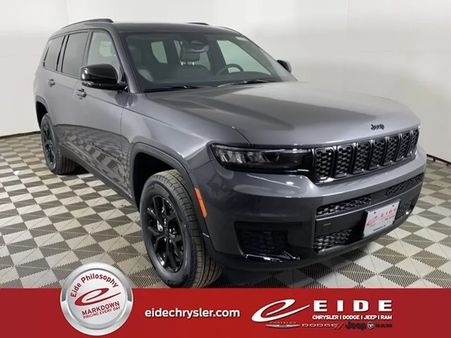 2025 Jeep Grand Cherokee Laredo Altitude X photo 1