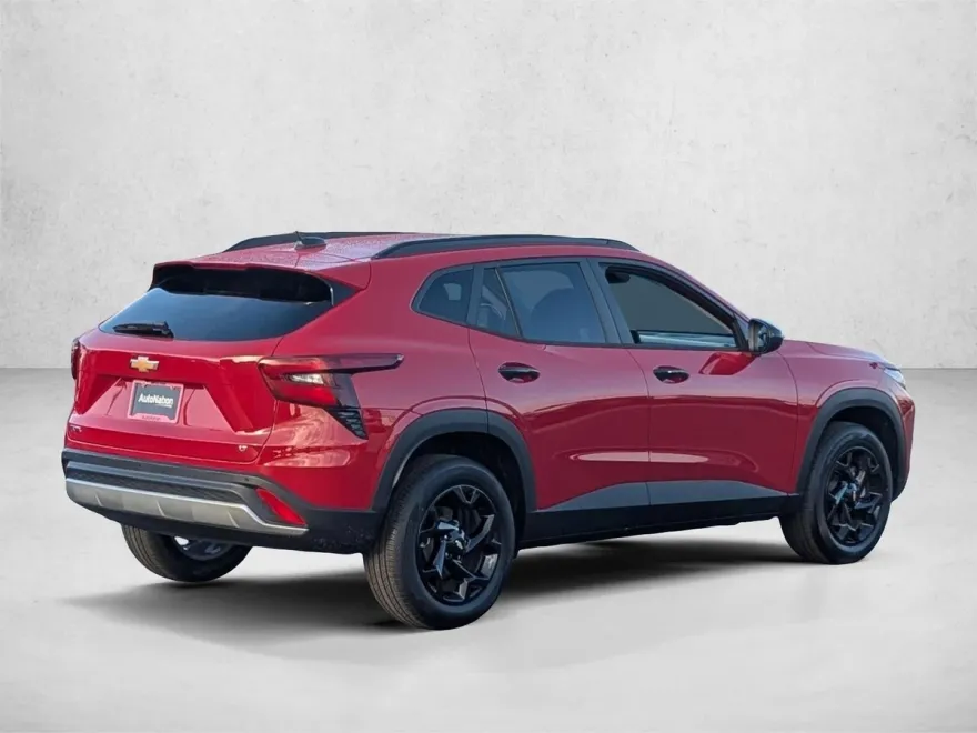 2026 Chevrolet Trax LT photo 1