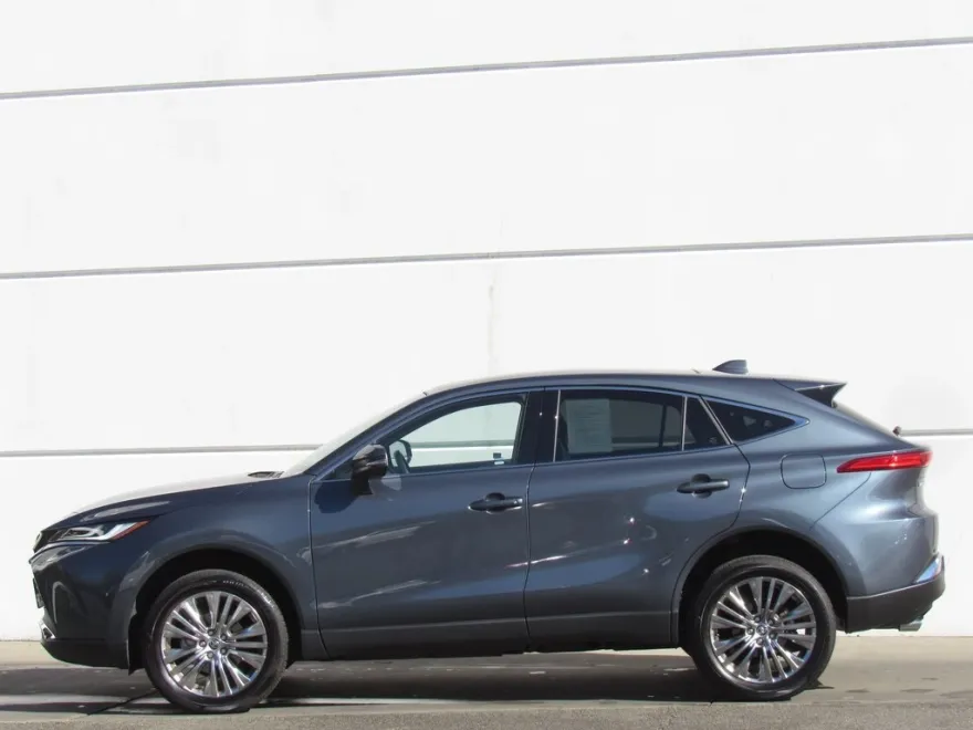 2024 Toyota Venza Limited photo 1
