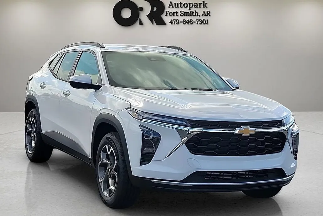 2026 Chevrolet Trax LT photo 1