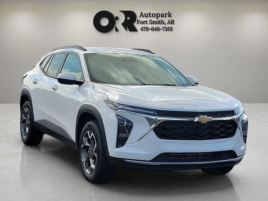 2026 Chevrolet Trax LT photo 1