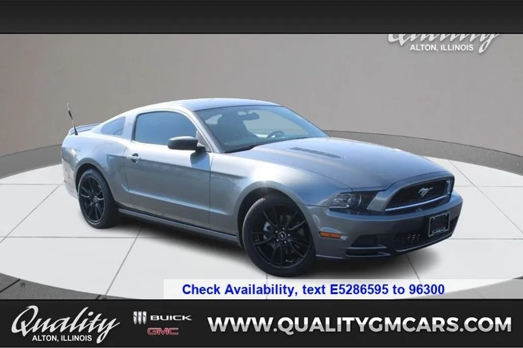 2014 Ford Mustang V6 photo 1