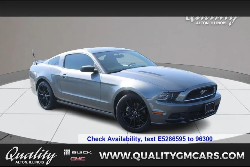 2014 Ford Mustang V6 photo 1
