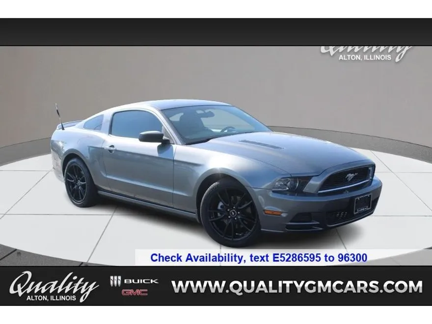 2014 Ford Mustang V6 photo 1