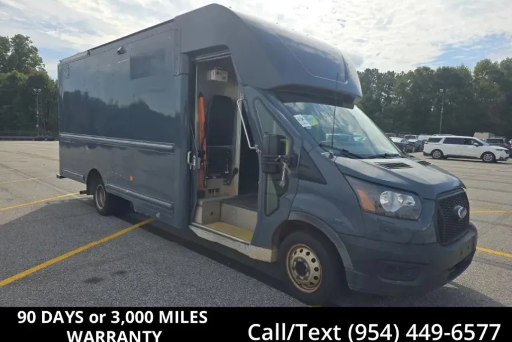 2021 Ford Transit XL Cutaway Van photo 1