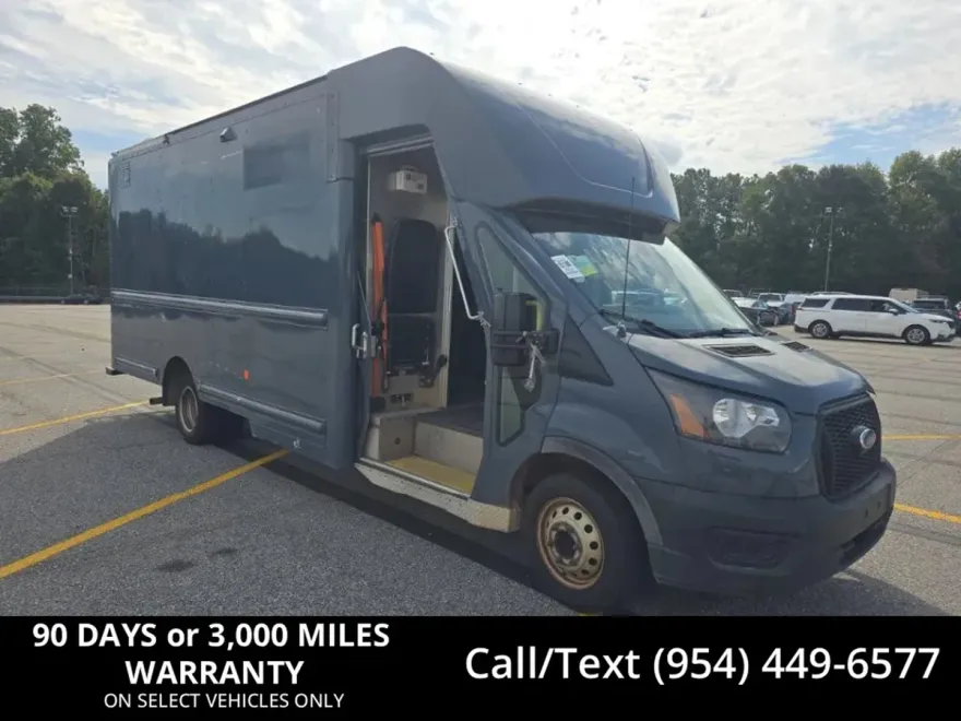 2021 Ford Transit XL Cutaway Van photo 1