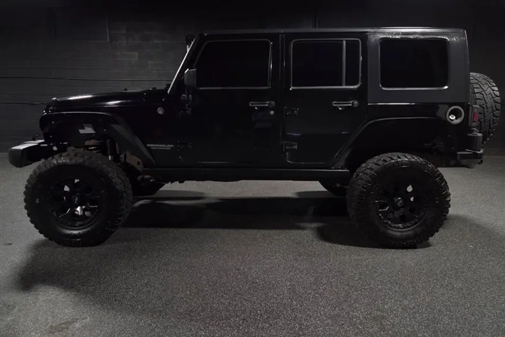 2009 Jeep Wrangler Unlimited X photo 1