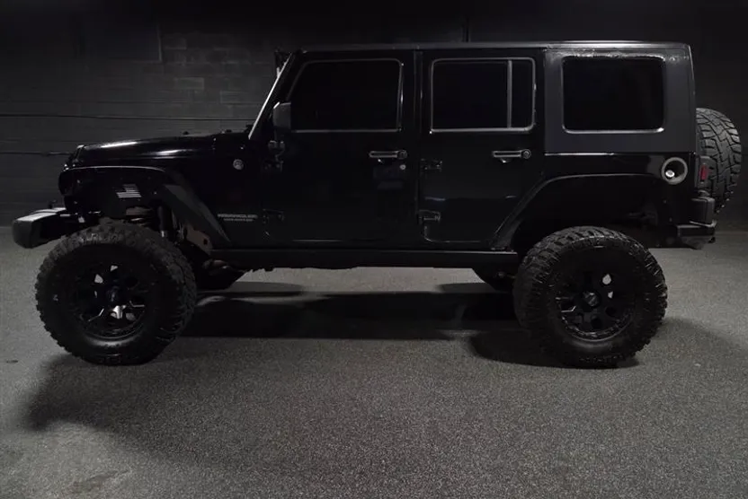 2009 Jeep Wrangler Unlimited X photo 1