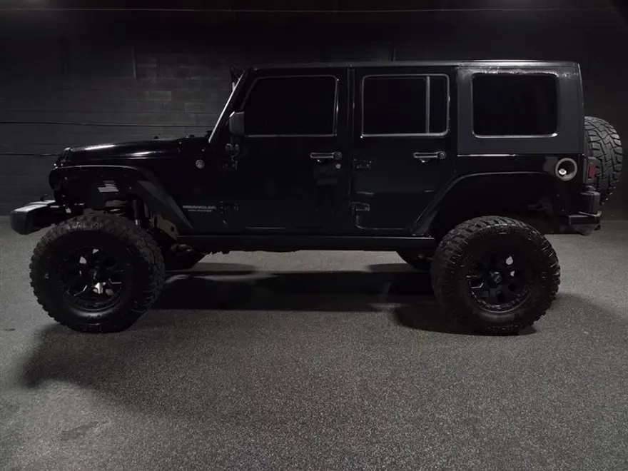2009 Jeep Wrangler Unlimited X photo 1