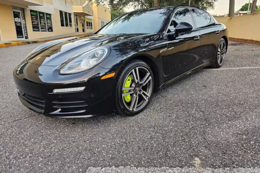 2014 Porsche Panamera S Hybrid photo 1