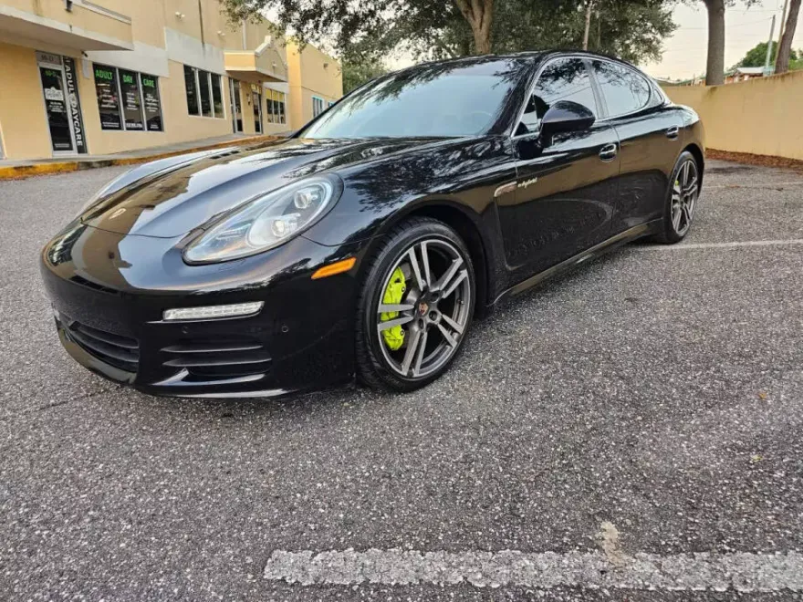 2014 Porsche Panamera S Hybrid photo 1