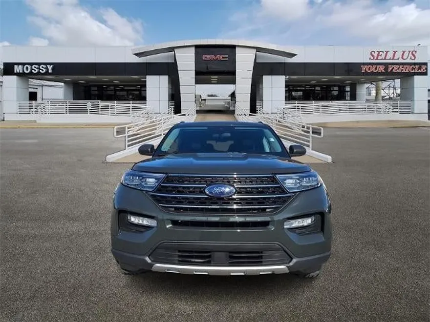 2022 Ford Explorer XLT photo 1