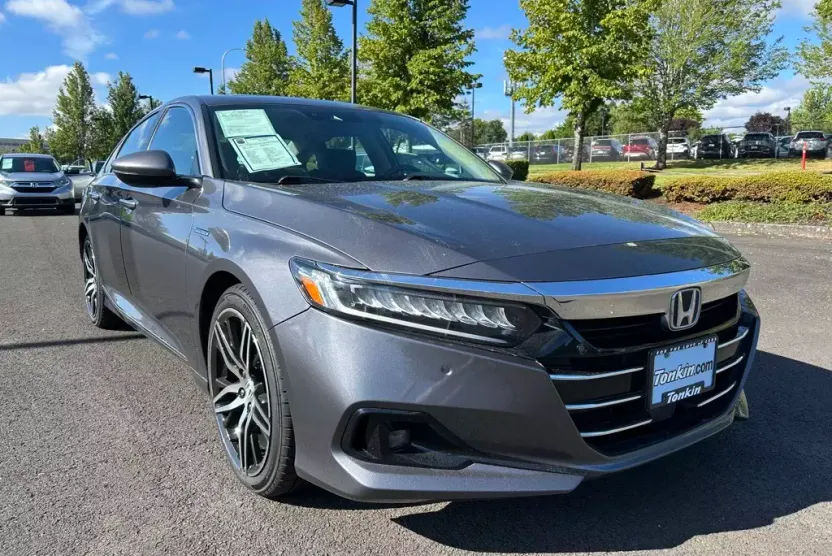 2022 Honda Accord Hybrid Touring photo 1