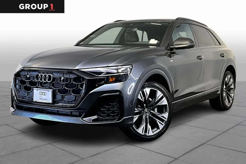 2025 Audi Q8 55 Premium Plus photo 1