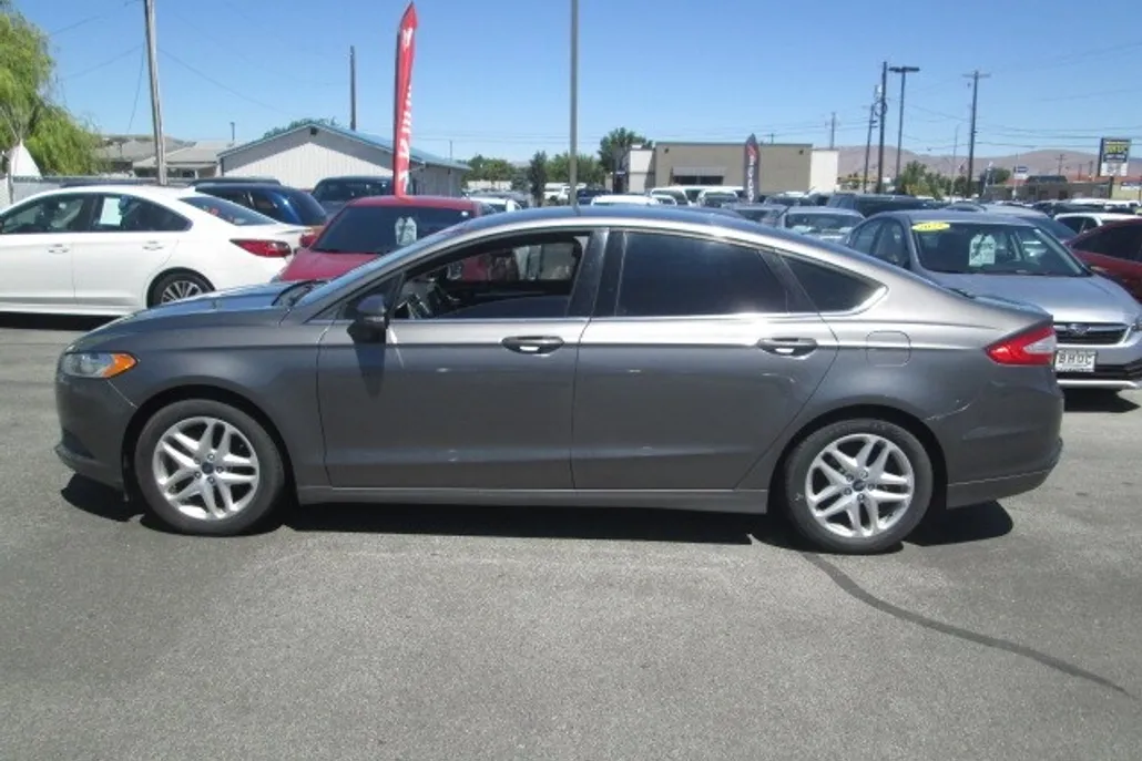 2013 Ford Fusion SE photo 1