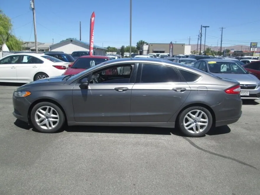 2013 Ford Fusion SE photo 1
