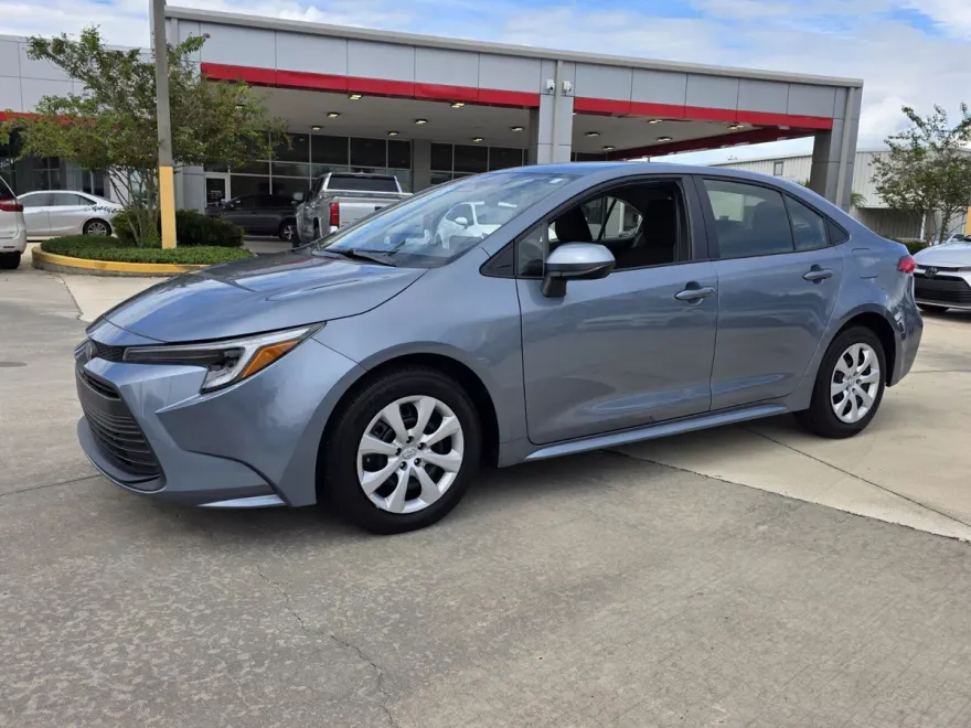2024 Toyota Corolla Hybrid LE photo 1