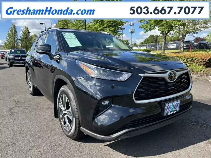 2022 Toyota Highlander XLE photo 1