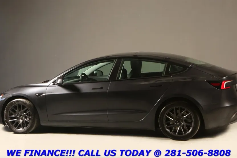 2025 Tesla Model 3 Long Range photo 1