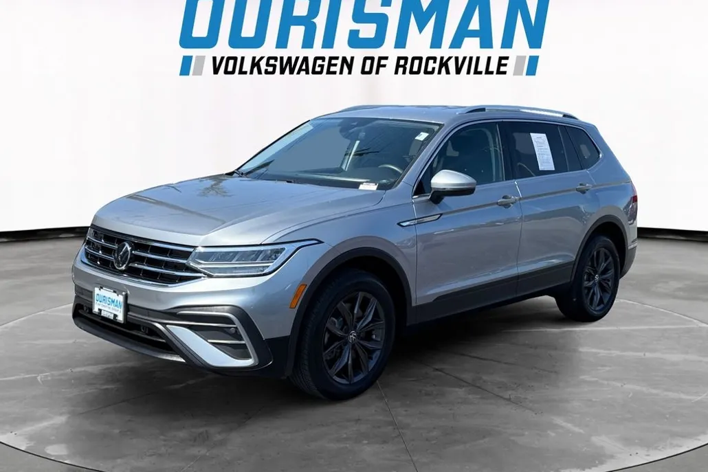 2024 Volkswagen Tiguan SE Wolfsburg Edition photo 1