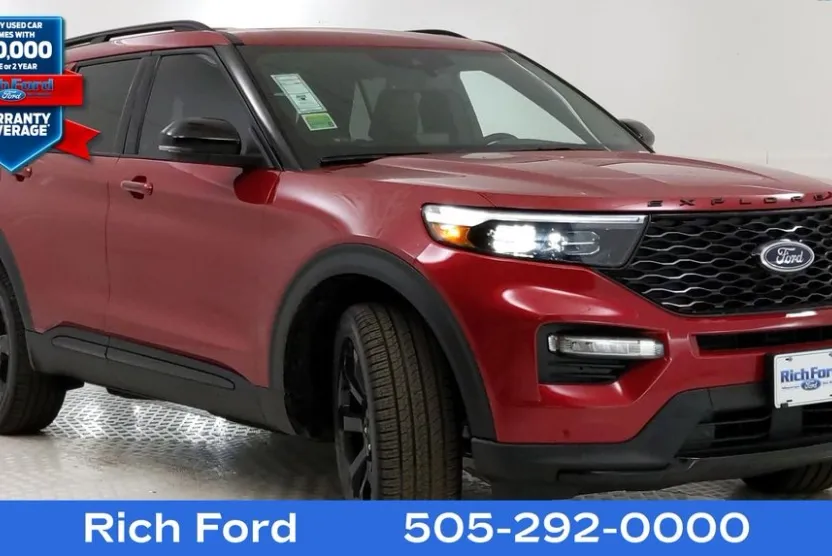 2022 Ford Explorer ST photo 1