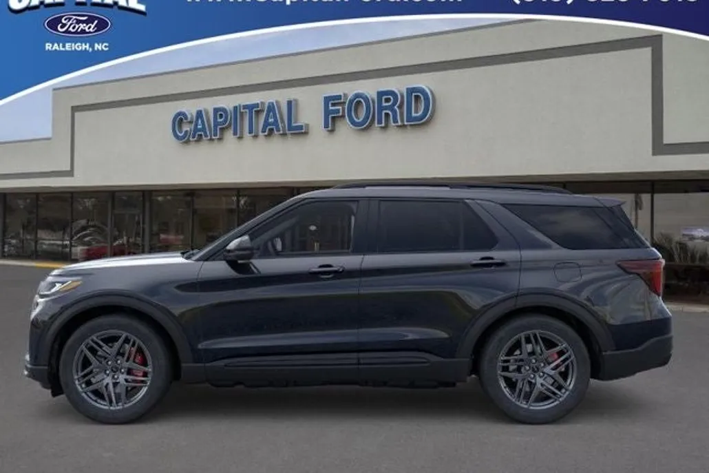 2025 Ford Explorer ST photo 1