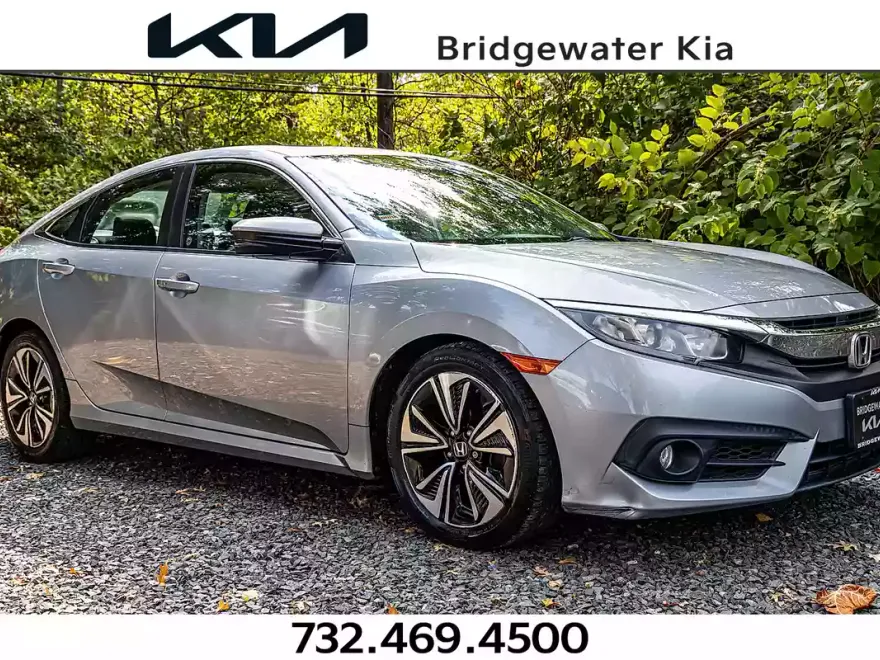 2017 Honda Civic EX-T photo 1
