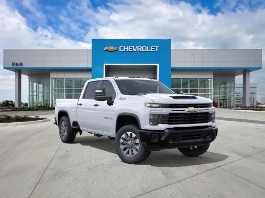 2026 Chevrolet Silverado 2500HD Custom photo 1