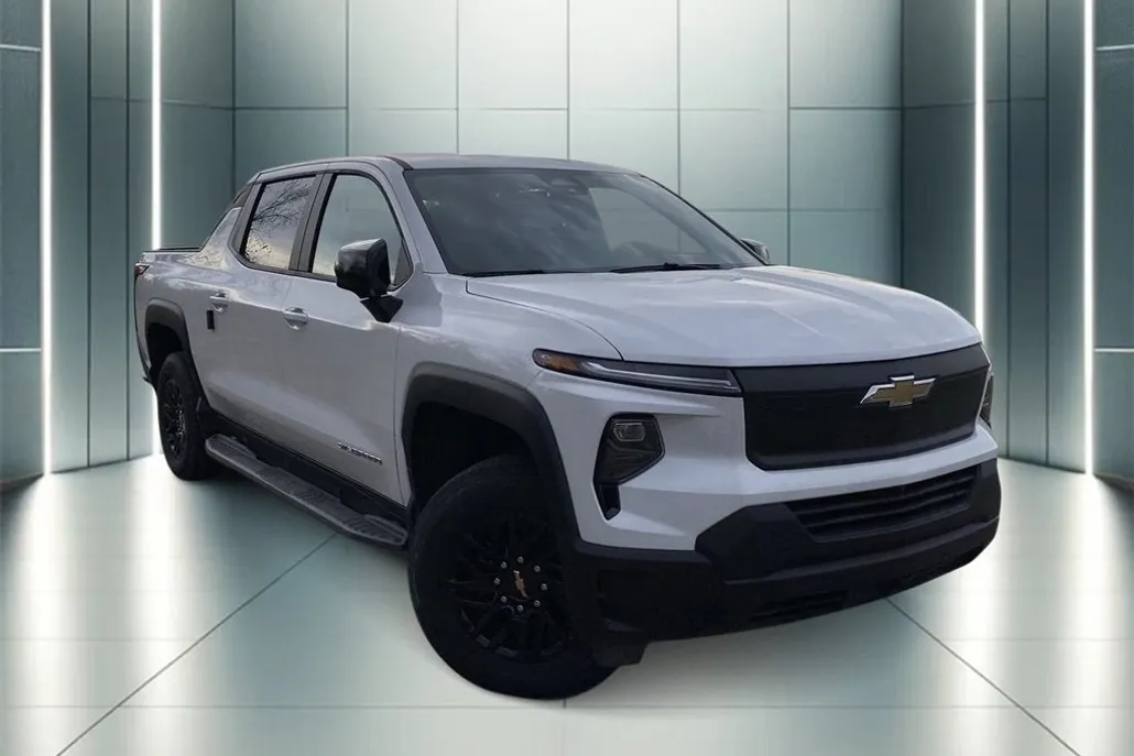 2024 Chevrolet Silverado EV Work Truck photo 1