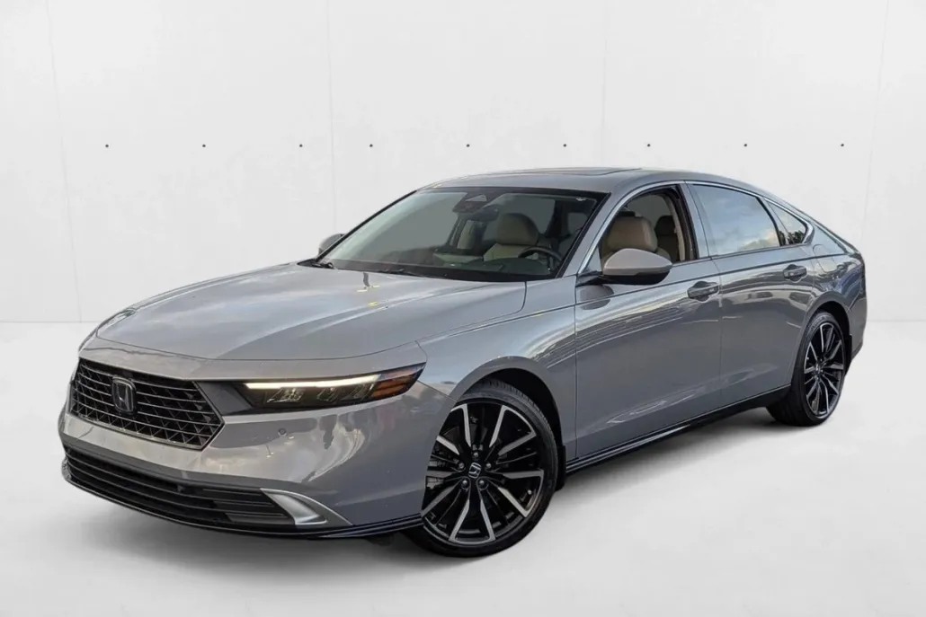 2025 Honda Accord Hybrid Touring photo 1