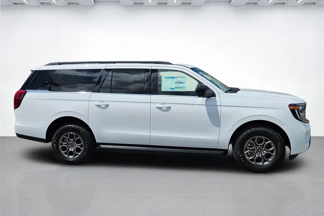 2025 Ford Expedition MAX EL photo 1