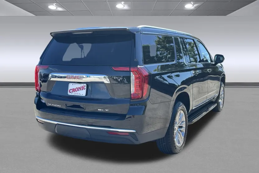 2024 Gmc Yukon XL SLT photo 1