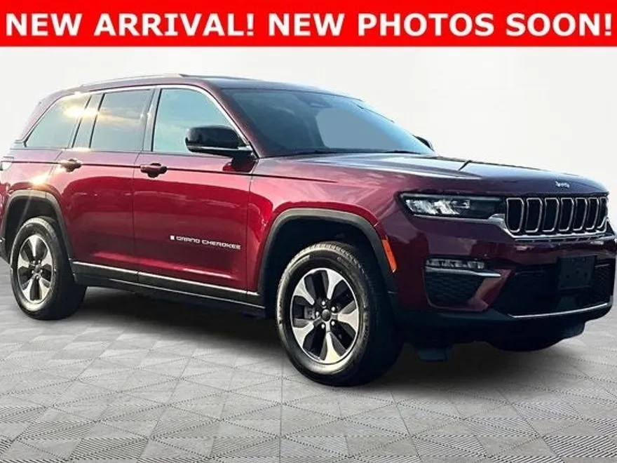 2023 Jeep Cherokee 4xe photo 1
