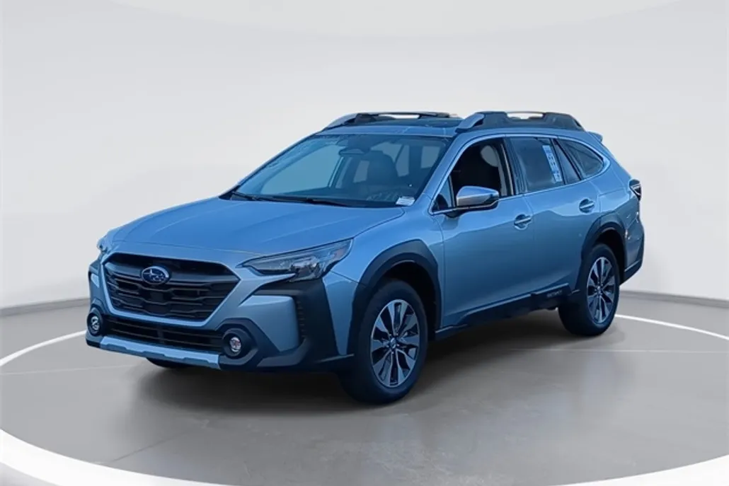 2025 Subaru Outback Touring XT photo 1