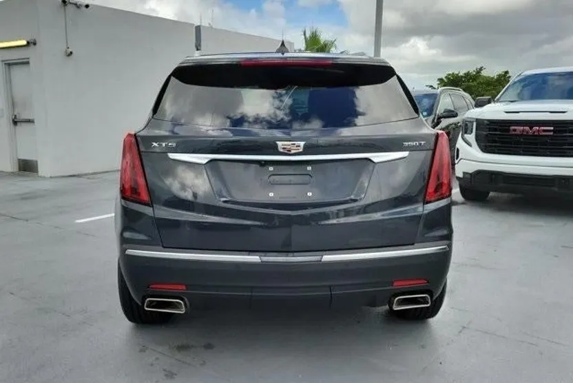 2023 Cadillac XT5 Luxury photo 1
