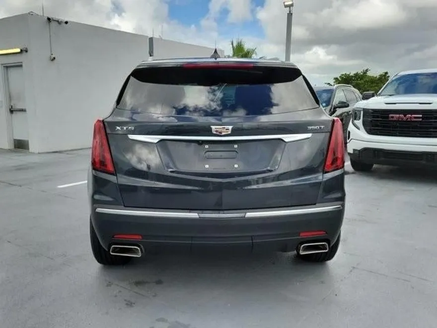 2023 Cadillac XT5 Luxury photo 1