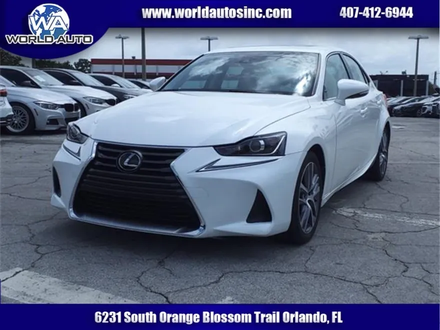 2019 Lexus IS 300 photo 1