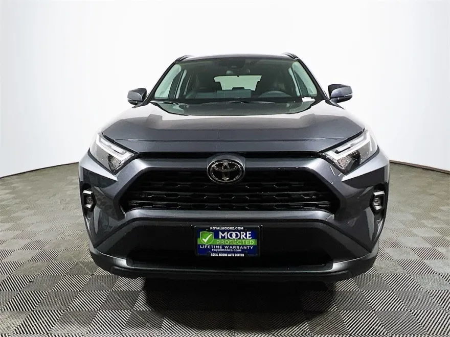 2025 Toyota RAV4 XLE Premium photo 1