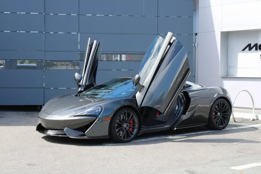 2017 Mclaren 570S photo 1