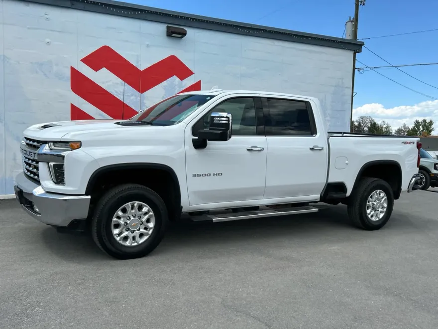 2023 Chevrolet Silverado 3500HD LTZ photo 1