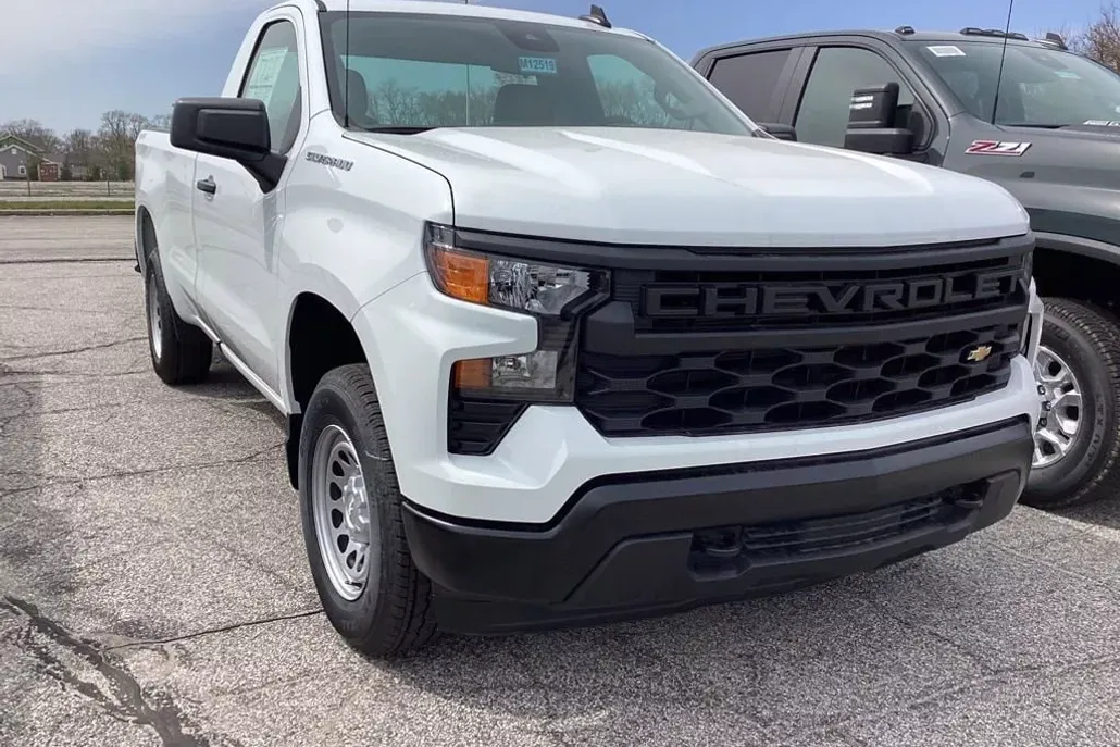 2025 Chevrolet Silverado 1500 photo 1